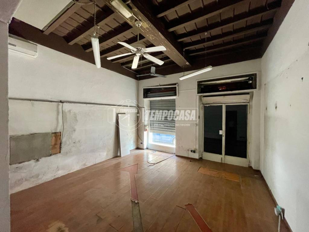 negozio in vendita a Meda