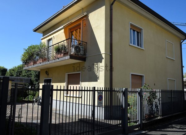casa indipendente in vendita a Meda