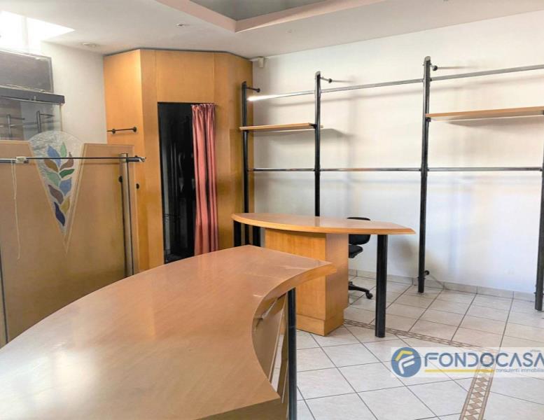 negozio in vendita a Meda