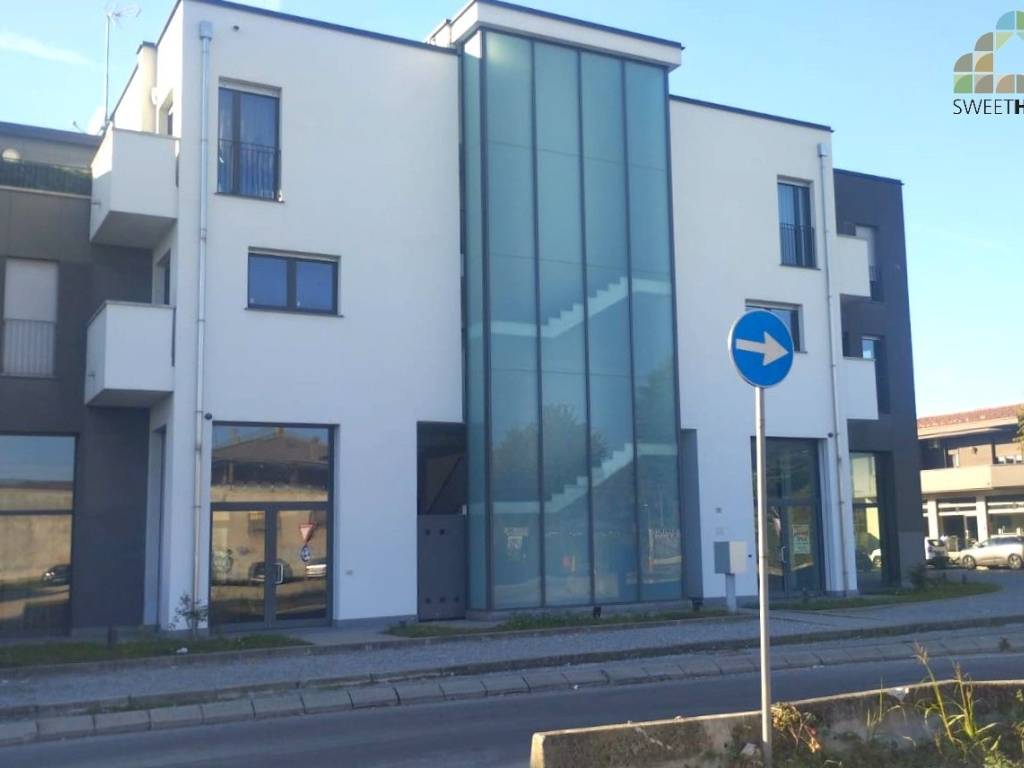 negozio in vendita a Meda