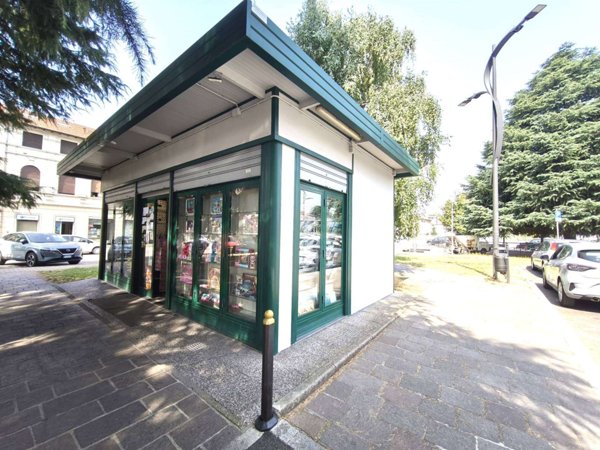 negozio in vendita a Meda