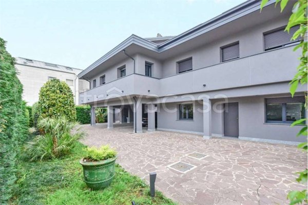 casa indipendente in vendita a Meda