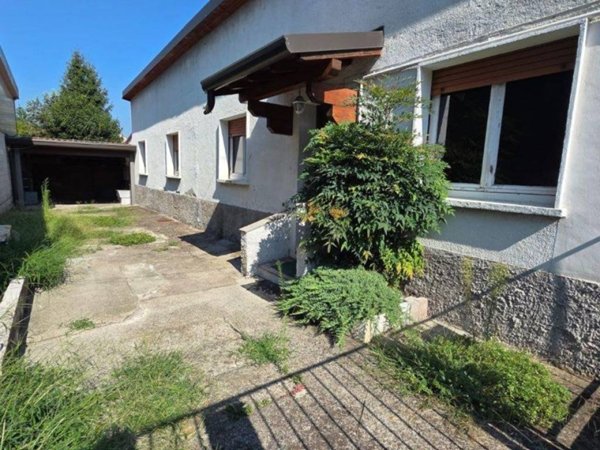 casa indipendente in vendita a Meda