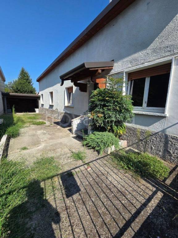 casa indipendente in vendita a Meda