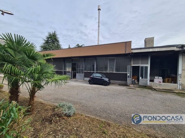 capannone in vendita a Meda