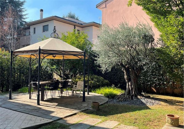 casa indipendente in vendita a Meda