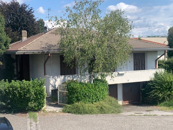 casa indipendente in vendita a Meda