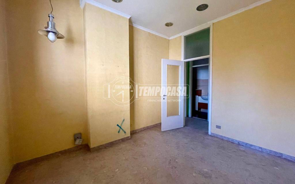 negozio in vendita a Meda