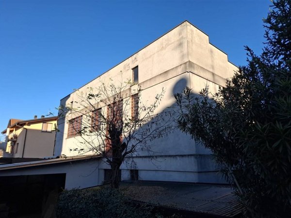 casa indipendente in vendita a Meda