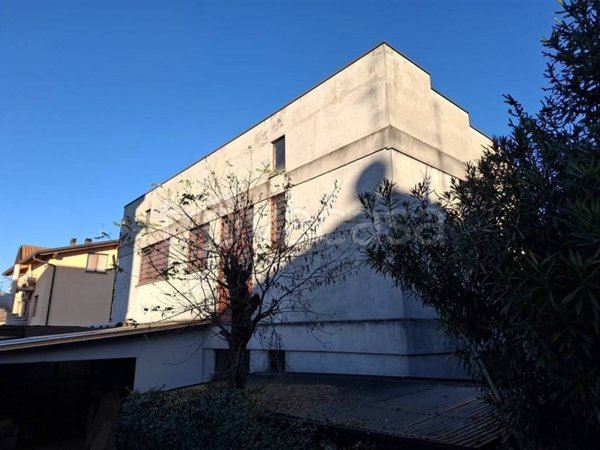 casa indipendente in vendita a Meda