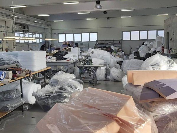 locale commerciale in vendita a Meda