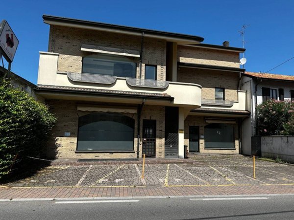 negozio in vendita a Meda