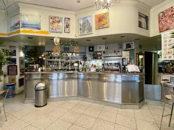 negozio in vendita a Meda