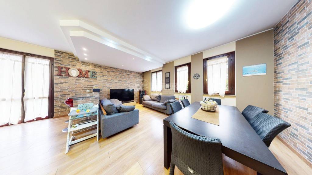 casa indipendente in vendita a Meda