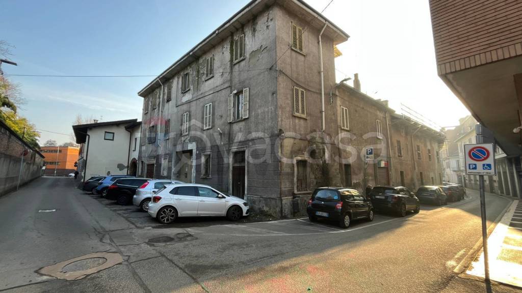 intera palazzina in vendita a Meda
