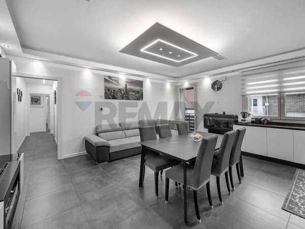 casa indipendente in vendita a Meda