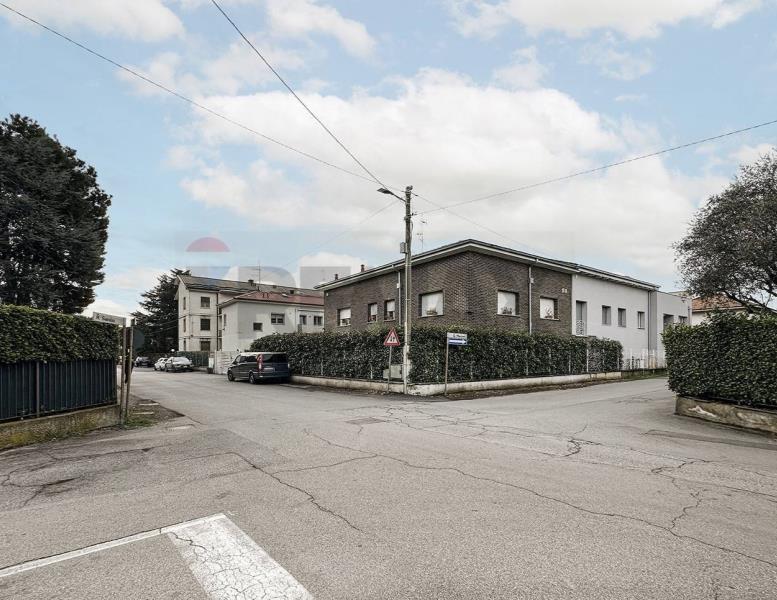 casa indipendente in vendita a Meda