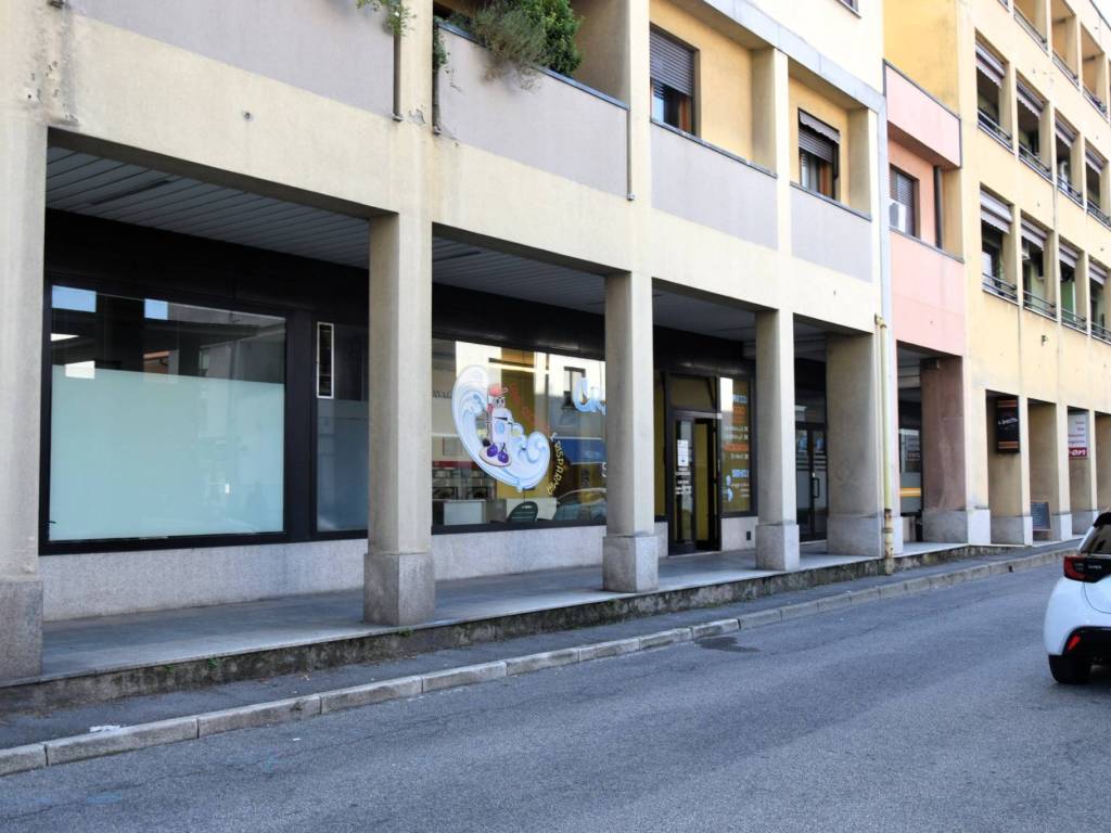 ufficio in vendita a Meda
