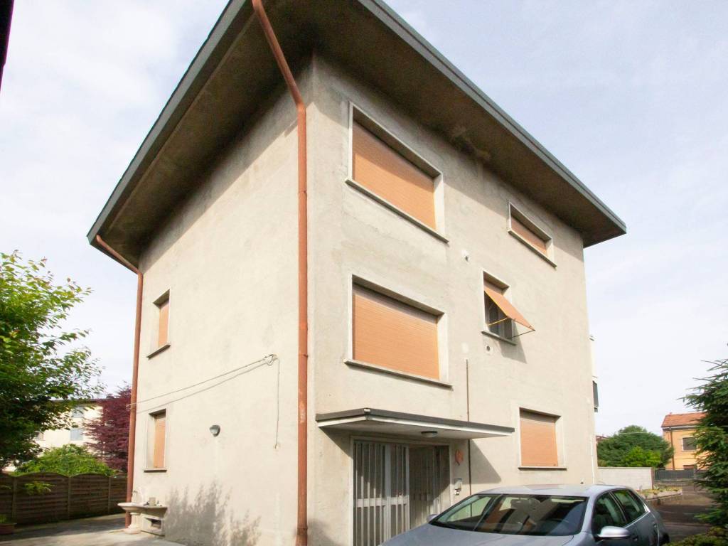 casa indipendente in vendita a Meda