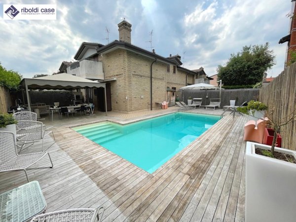 casa indipendente in vendita a Meda