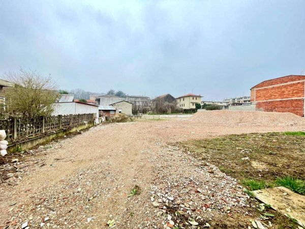 terreno edificabile in vendita a Meda