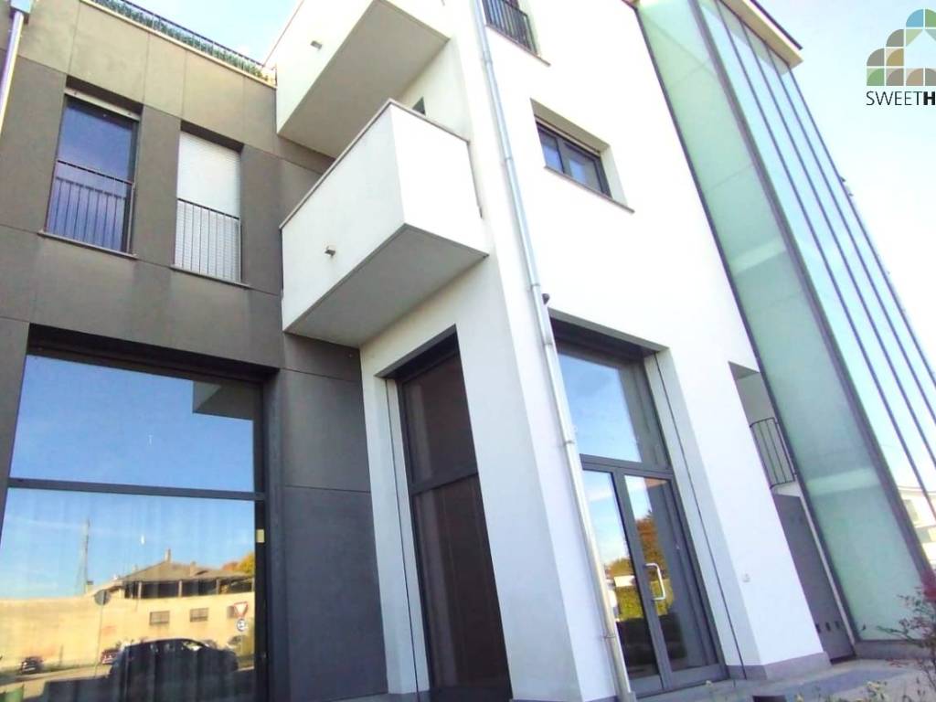 negozio in vendita a Meda