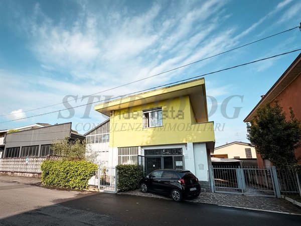 casa indipendente in vendita a Meda