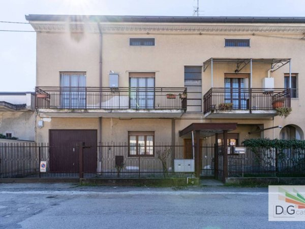 casa indipendente in vendita a Meda