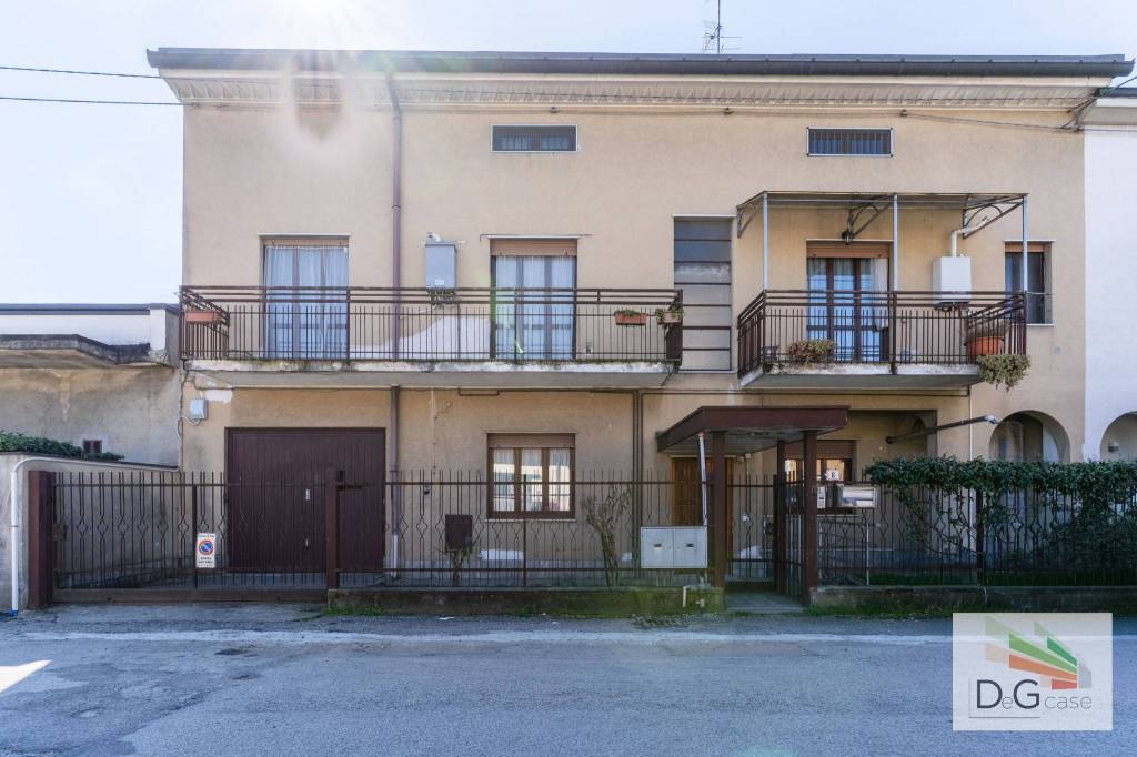 casa indipendente in vendita a Meda