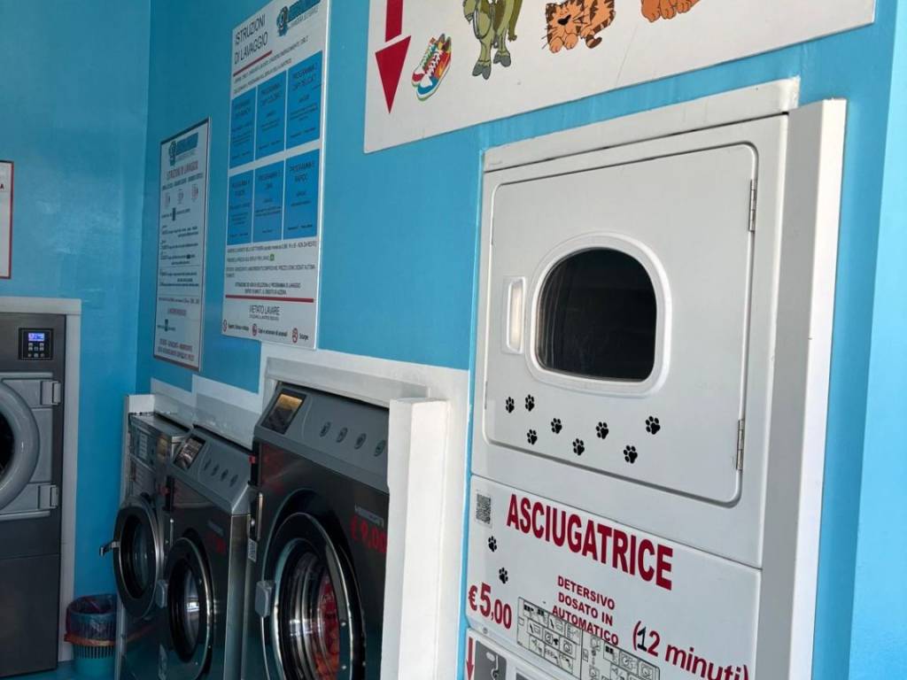 negozio in vendita a Meda