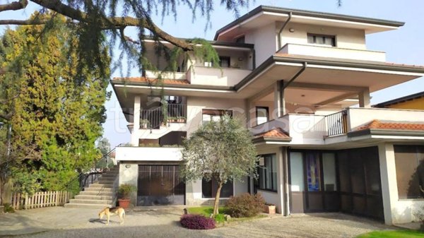 casa indipendente in vendita a Meda