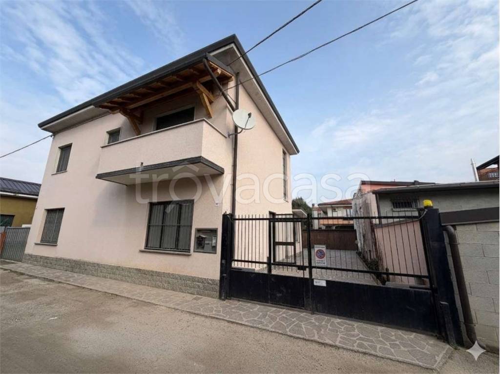 negozio in vendita a Meda