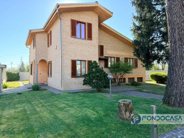 casa indipendente in vendita a Meda