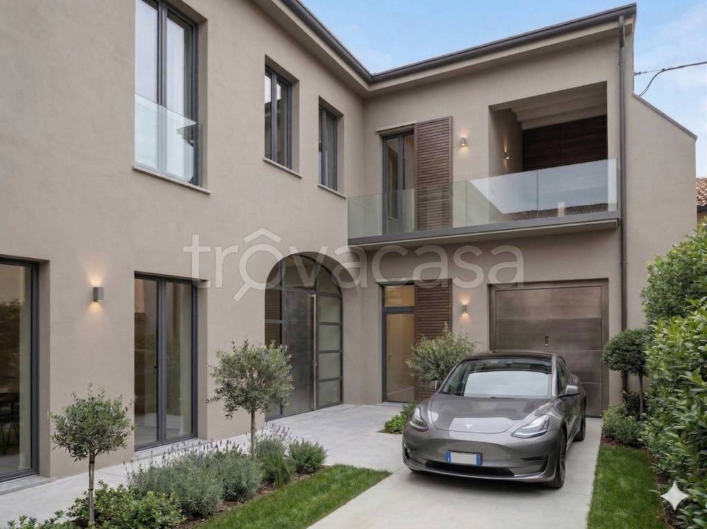 casa indipendente in vendita a Meda