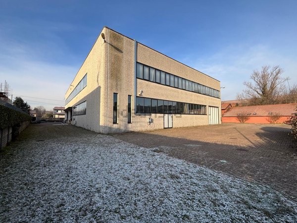 capannone in vendita a Meda