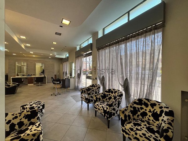 negozio in vendita a Meda