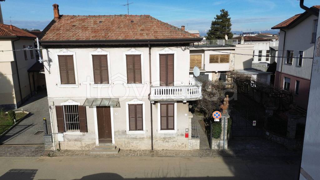 casa indipendente in vendita a Meda
