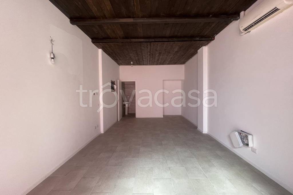 negozio in vendita a Meda