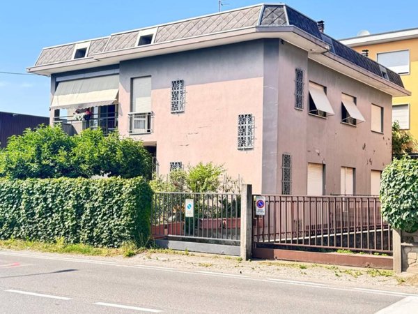 casa indipendente in vendita a Meda