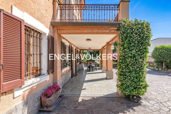 casa indipendente in vendita a Meda