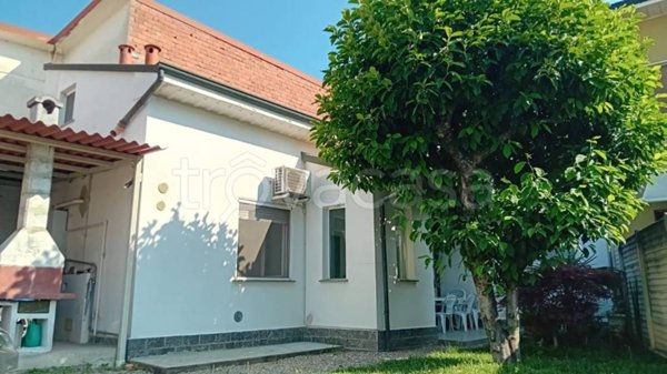 casa indipendente in vendita a Meda