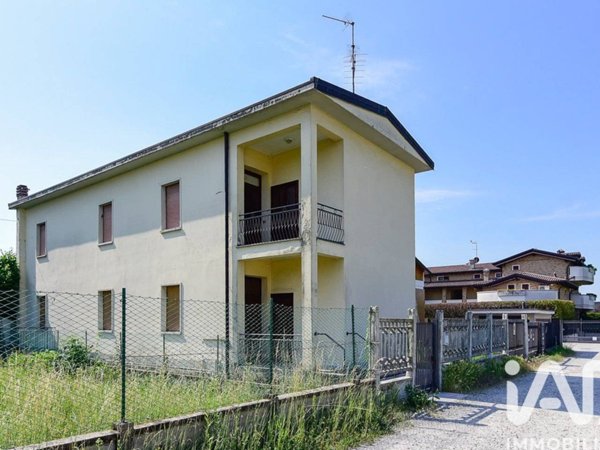 casa indipendente in vendita a Meda