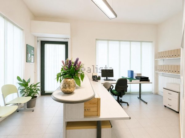 ufficio in vendita a Meda