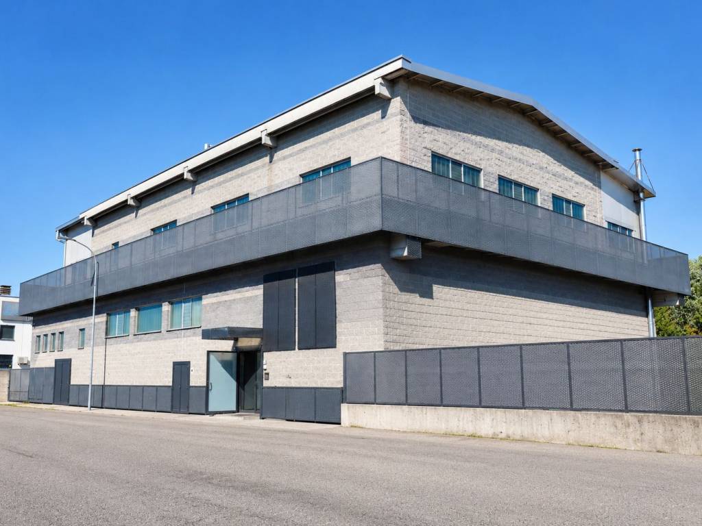 locale commerciale in vendita a Meda