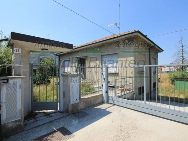 casa indipendente in vendita a Meda