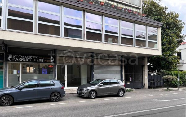 negozio in vendita a Meda