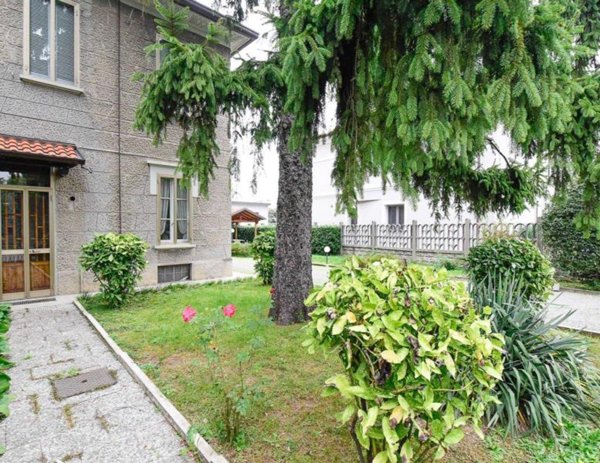 casa indipendente in vendita a Meda