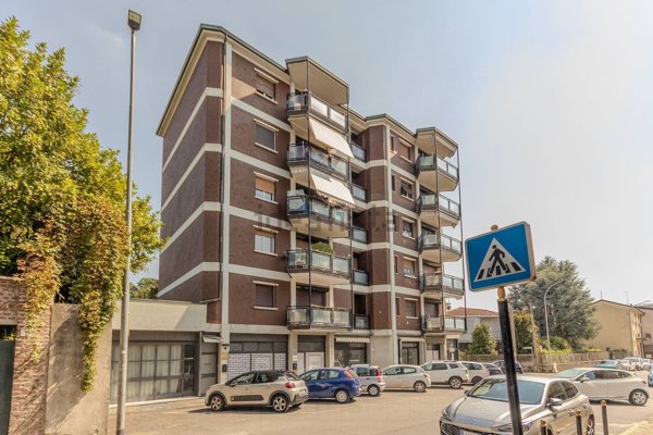 negozio in vendita a Meda