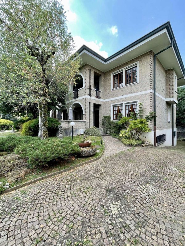 casa indipendente in vendita a Meda