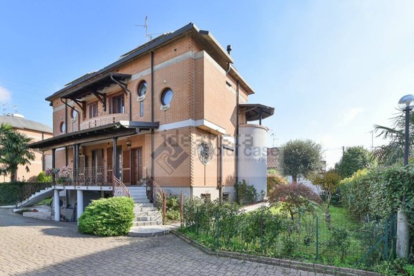 casa indipendente in vendita a Meda